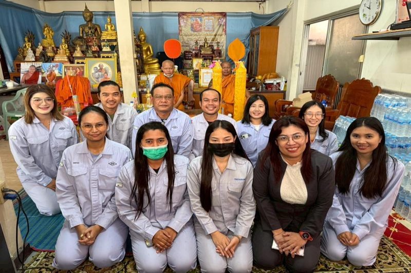 ถวายเทียนวันเข้าพรรษา